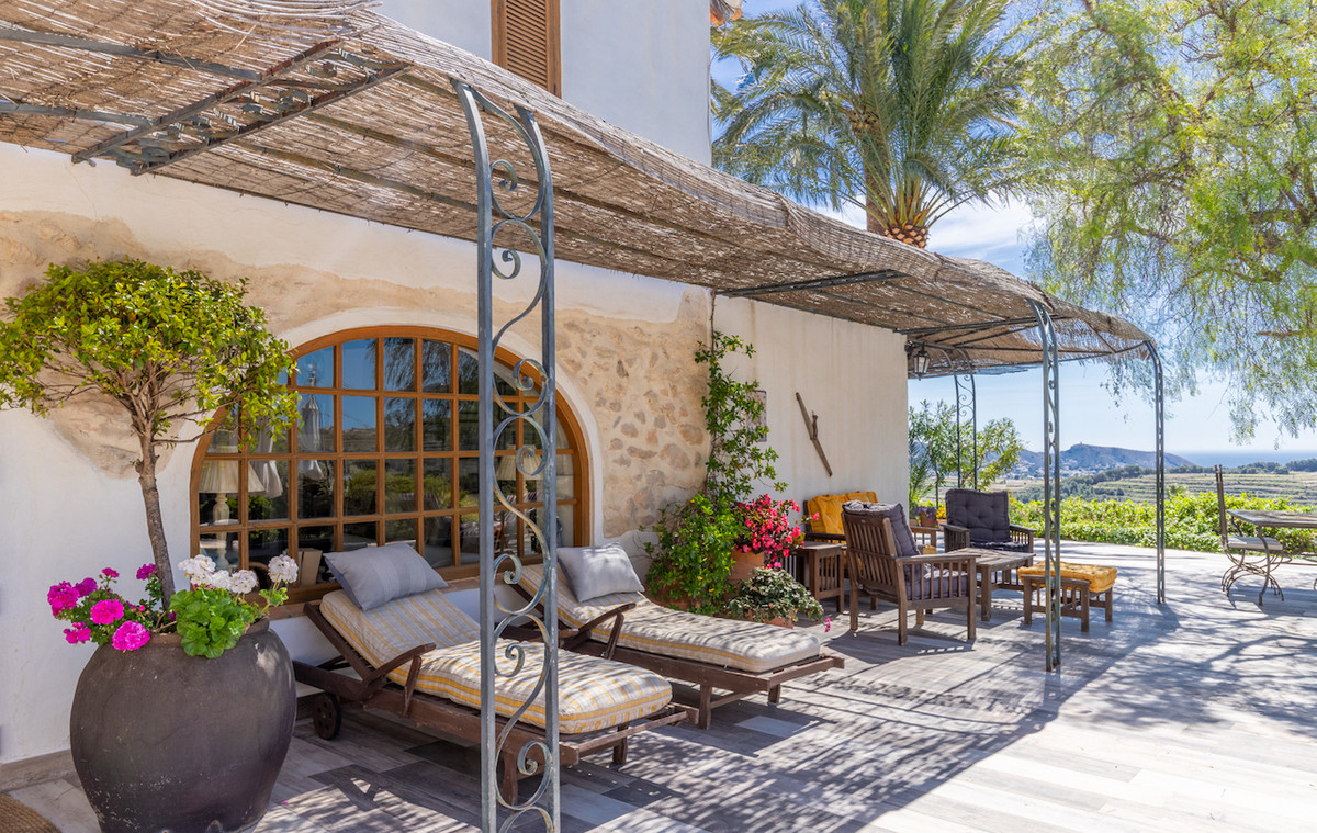 8 Bed Townhouse for sale in Teulada Costa Blanca, Alicante, Spain
