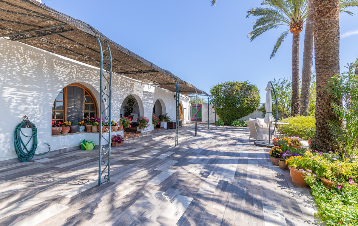 8 Bed Townhouse for sale in Teulada Costa Blanca, Alicante, Spain