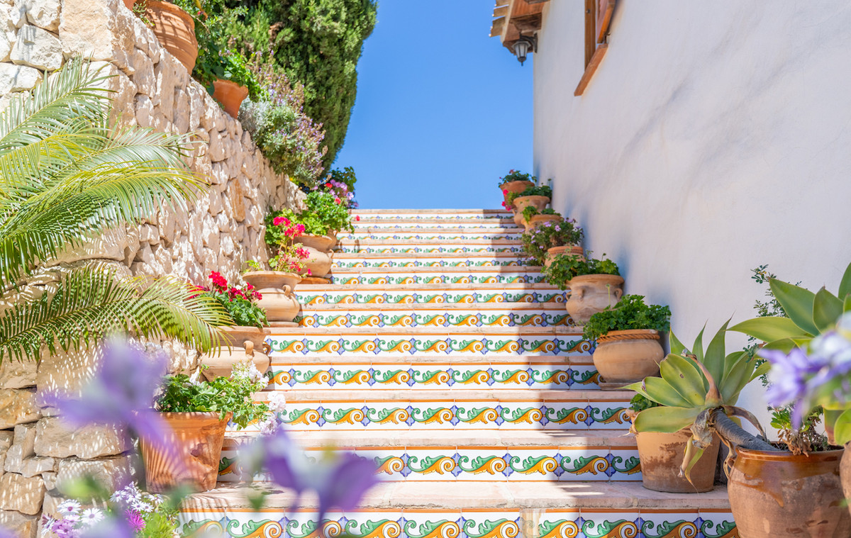 8 Bed Townhouse for sale in Teulada Costa Blanca, Alicante, Spain