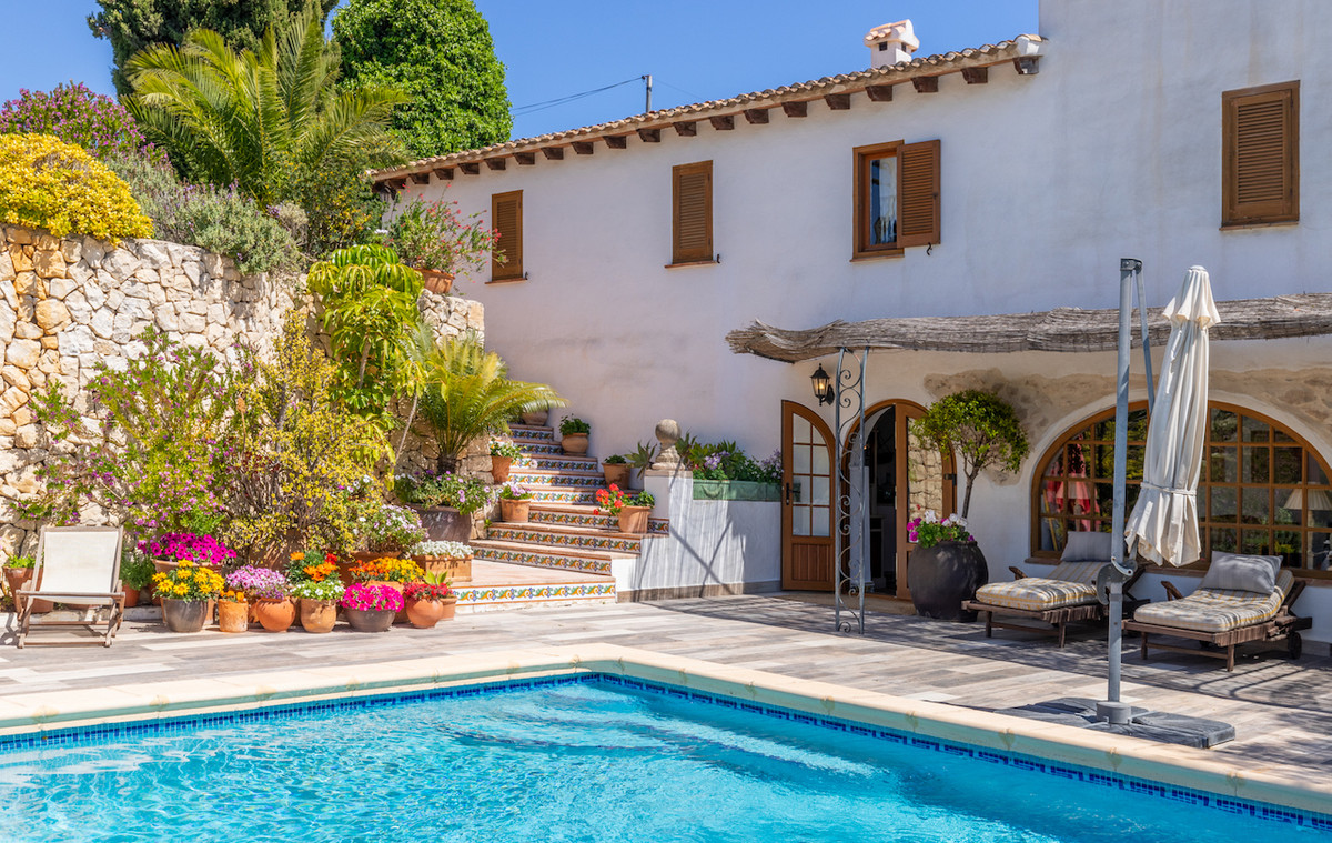 8 Bed Townhouse for sale in Teulada Costa Blanca, Alicante, Spain