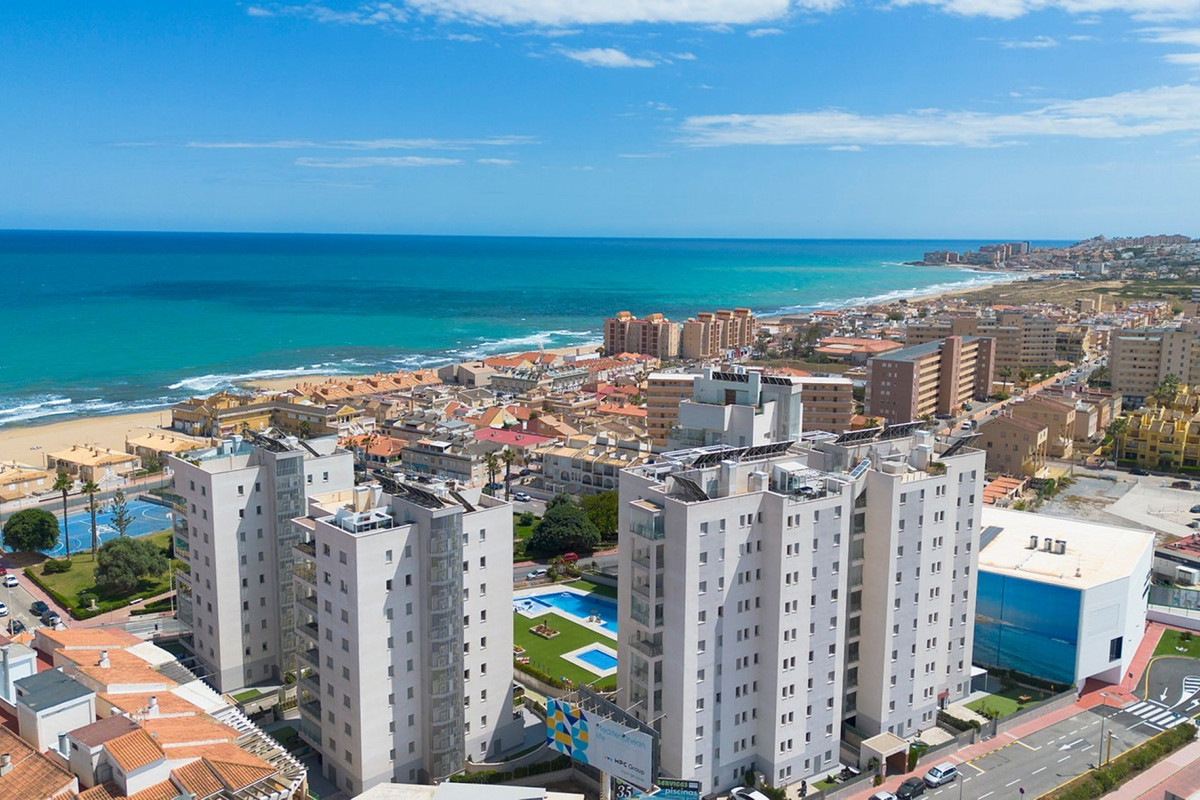 Se vende Apartamento Planta Baja de 2 dormitorios en Costa Blanca, Alicante, España