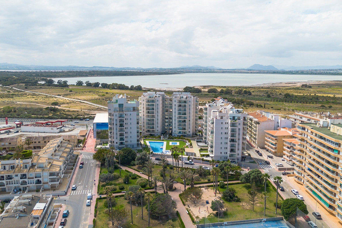 Se vende Apartamento Planta Baja de 2 dormitorios en Costa Blanca, Alicante, España