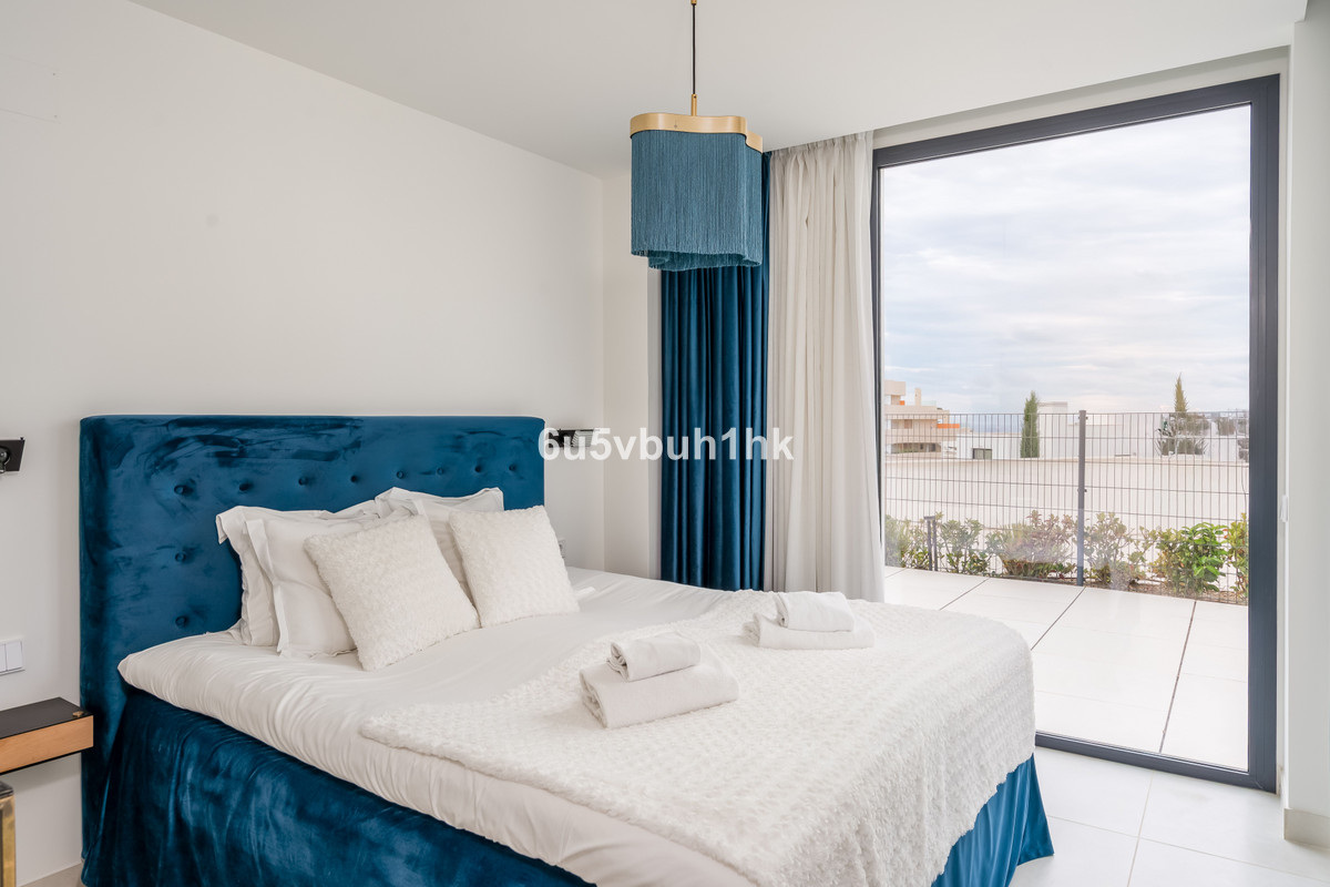 3 Bed Apartment for sale in Fuengirola Costa Del Sol, Málaga, Spain