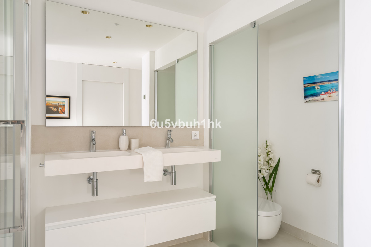 3 Bed Apartment for sale in Fuengirola Costa Del Sol, Málaga, Spain