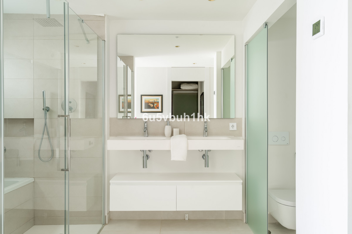 3 Bed Apartment for sale in Fuengirola Costa Del Sol, Málaga, Spain