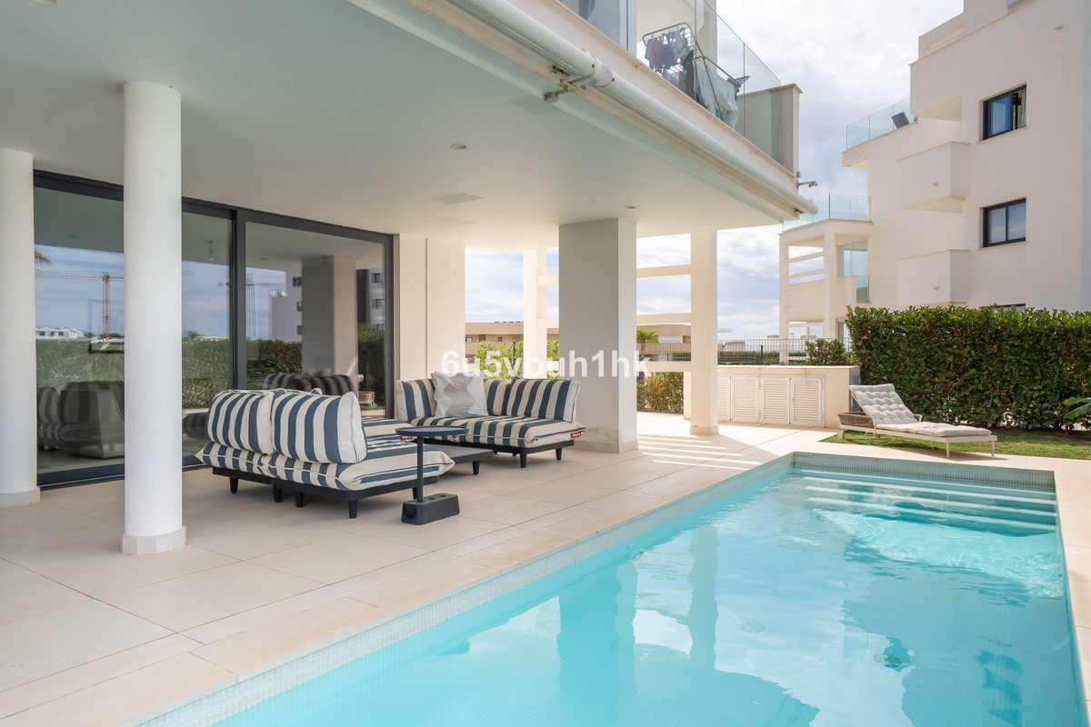 3 Bed Apartment for sale in Fuengirola Costa Del Sol, Málaga, Spain