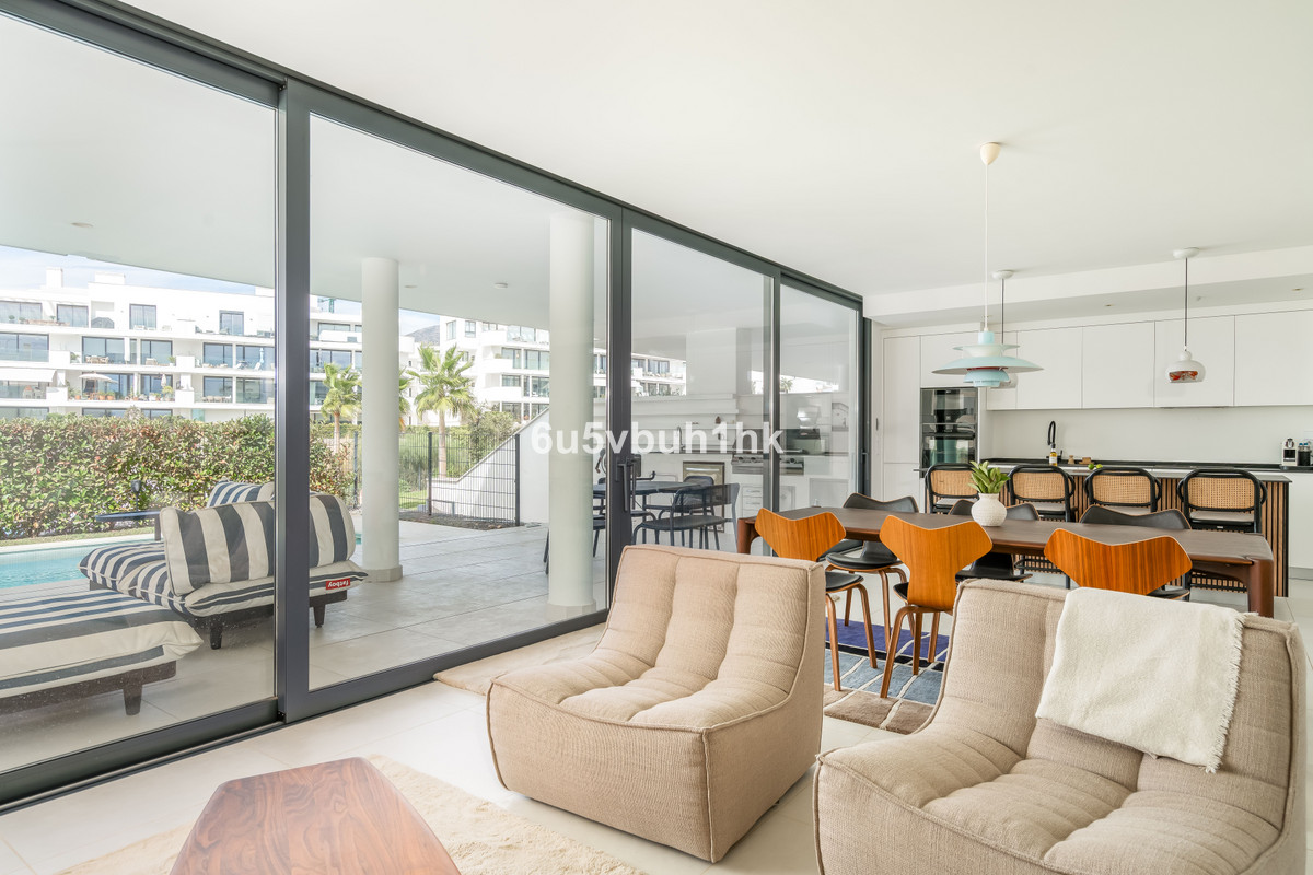 3 Bed Apartment for sale in Fuengirola Costa Del Sol, Málaga, Spain