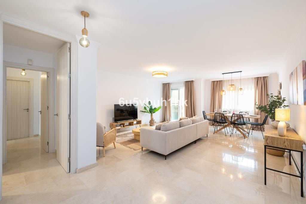 4 Bed Apartment for sale in Fuengirola Costa Del Sol, Málaga, Spain