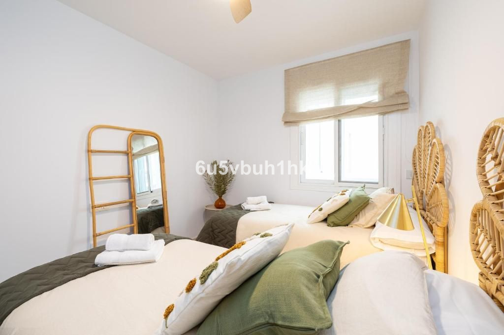 4 Bed Apartment for sale in Fuengirola Costa Del Sol, Málaga, Spain