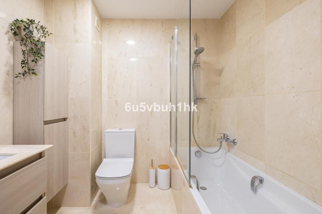 4 Bed Apartment for sale in Fuengirola Costa Del Sol, Málaga, Spain