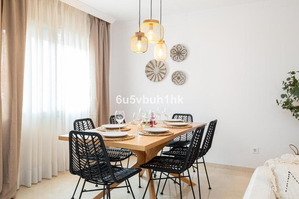 4 Bed Apartment for sale in Fuengirola Costa Del Sol, Málaga, Spain