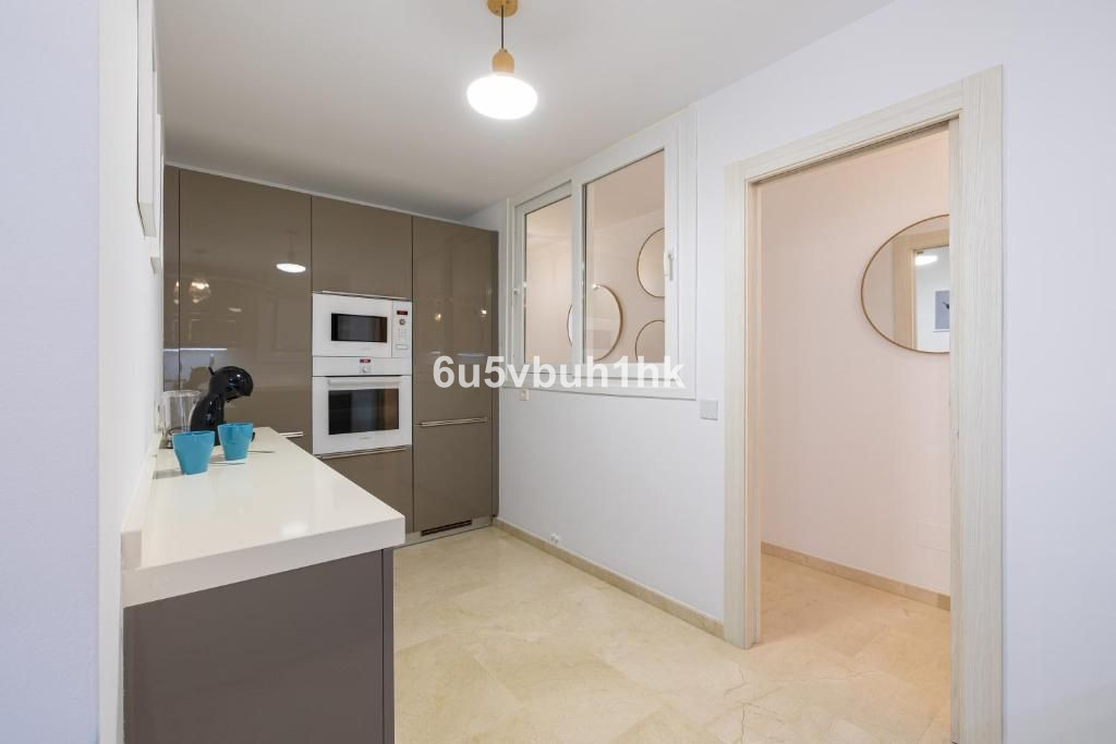 4 Bed Apartment for sale in Fuengirola Costa Del Sol, Málaga, Spain