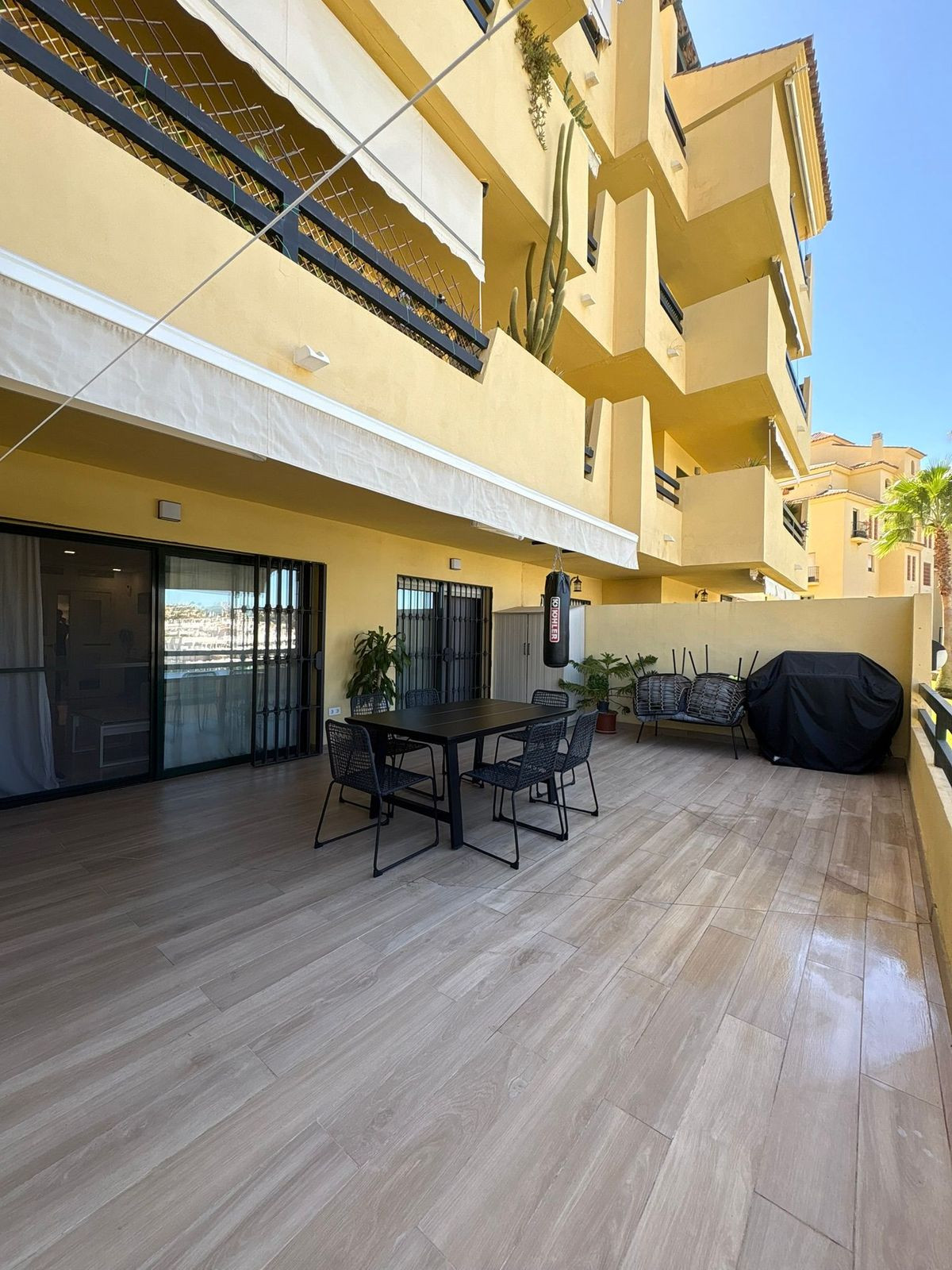 Se vende Apartamento Planta Baja de 2 dormitorios en Costa Del Sol, Málaga, España