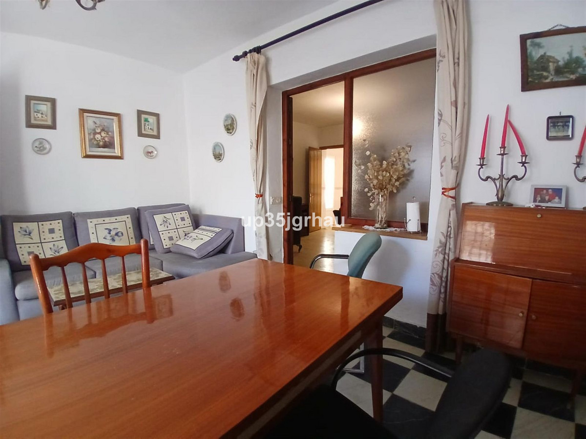 5 Bed Townhouse for sale in Estepona Costa Del Sol, Málaga, Spain