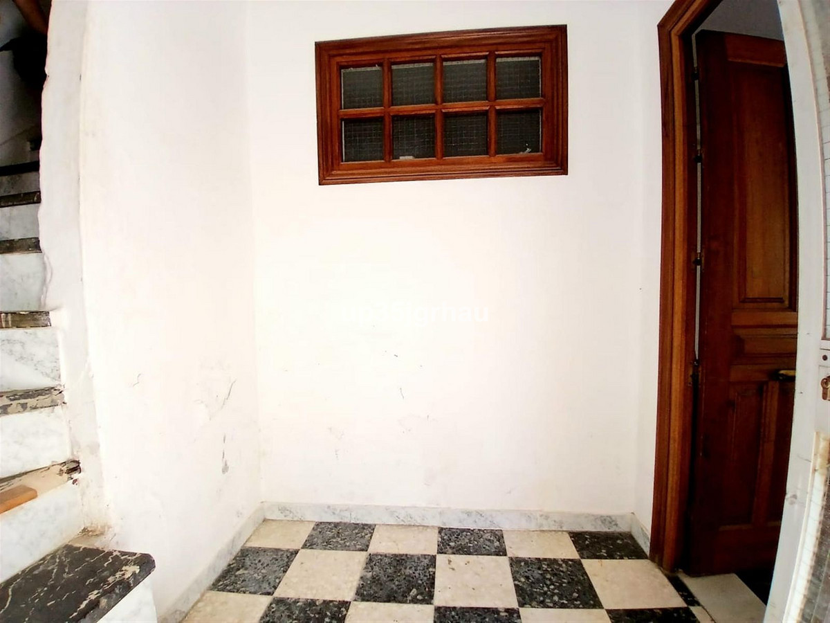 5 Bed Townhouse for sale in Estepona Costa Del Sol, Málaga, Spain