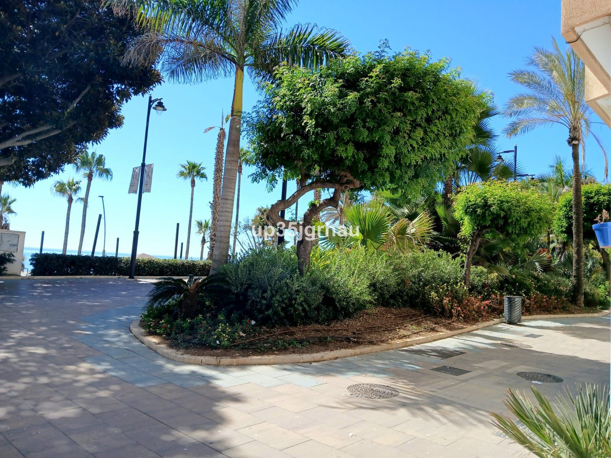 5 Bed Townhouse for sale in Estepona Costa Del Sol, Málaga, Spain