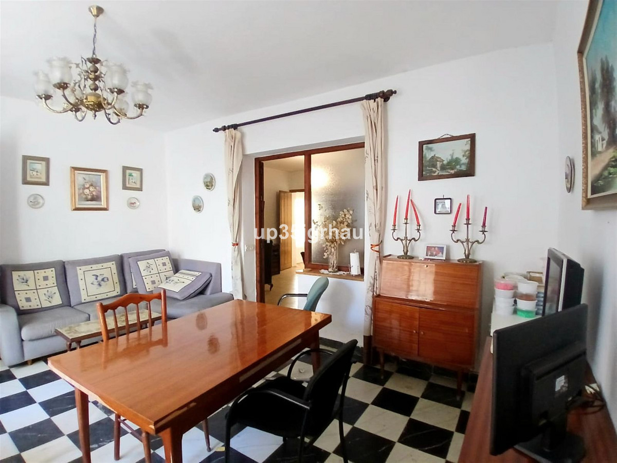 5 Bed Townhouse for sale in Estepona Costa Del Sol, Málaga, Spain