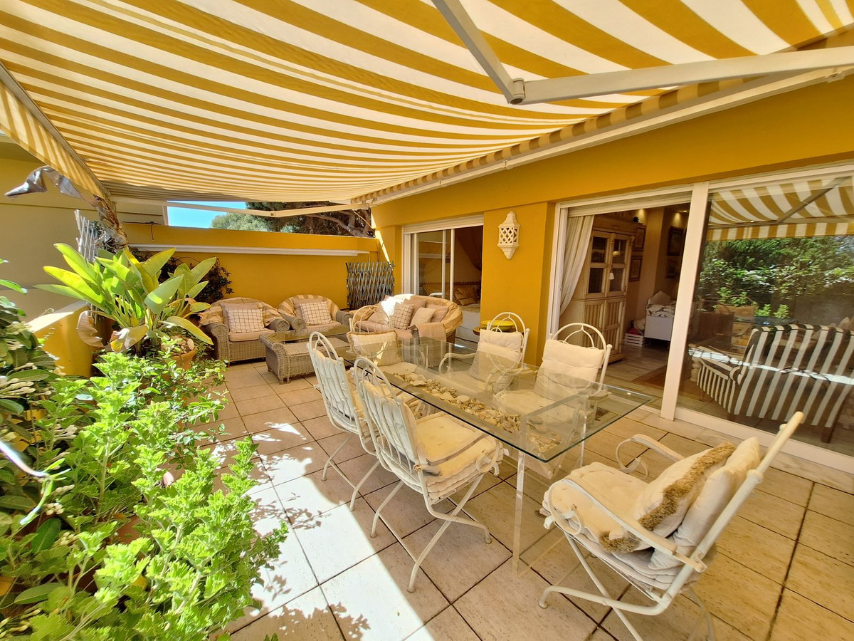 2 Bed Apartment for sale in Elviria Costa Del Sol, Málaga, Spain