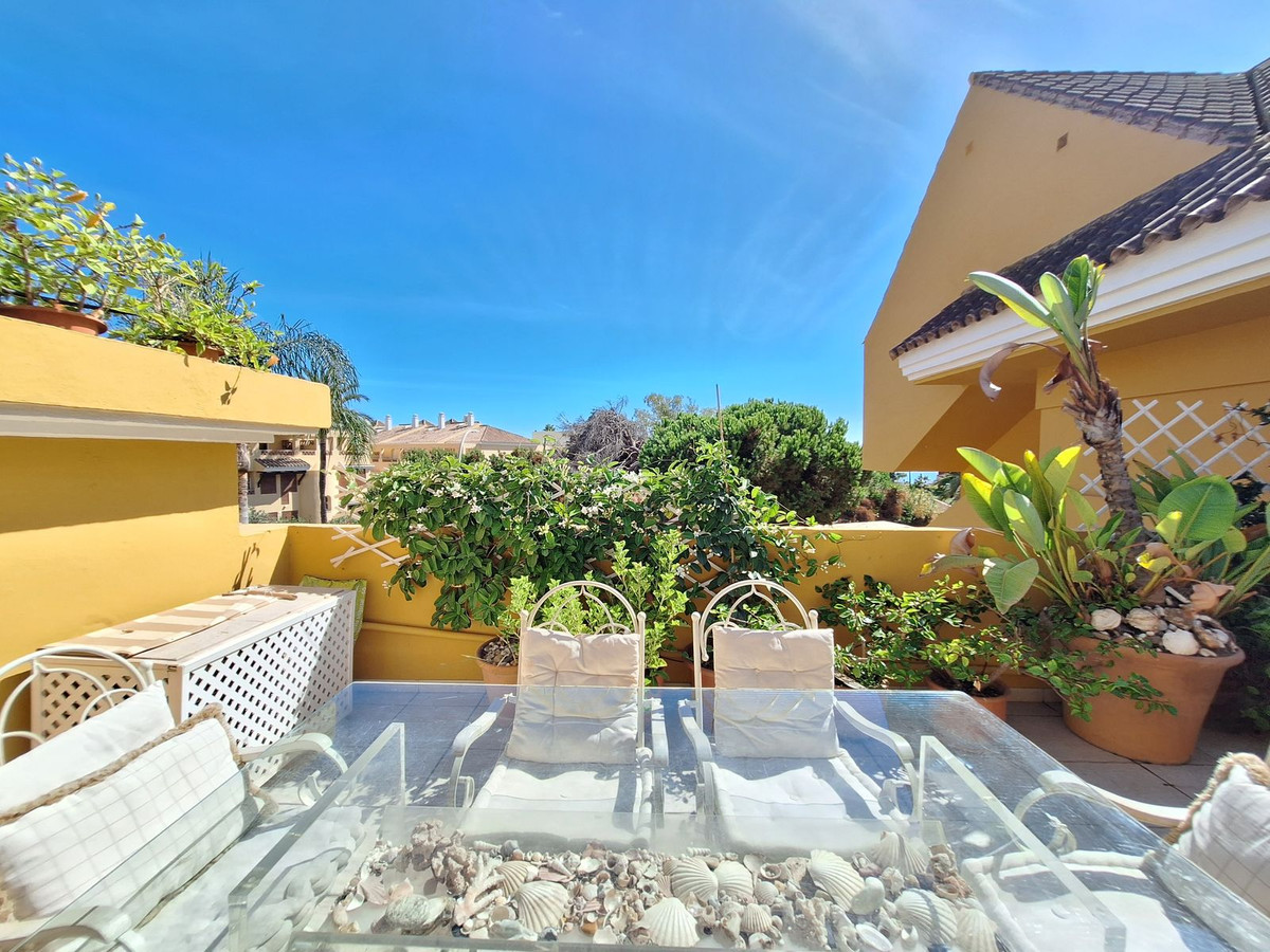 2 Bed Apartment for sale in Elviria Costa Del Sol, Málaga, Spain