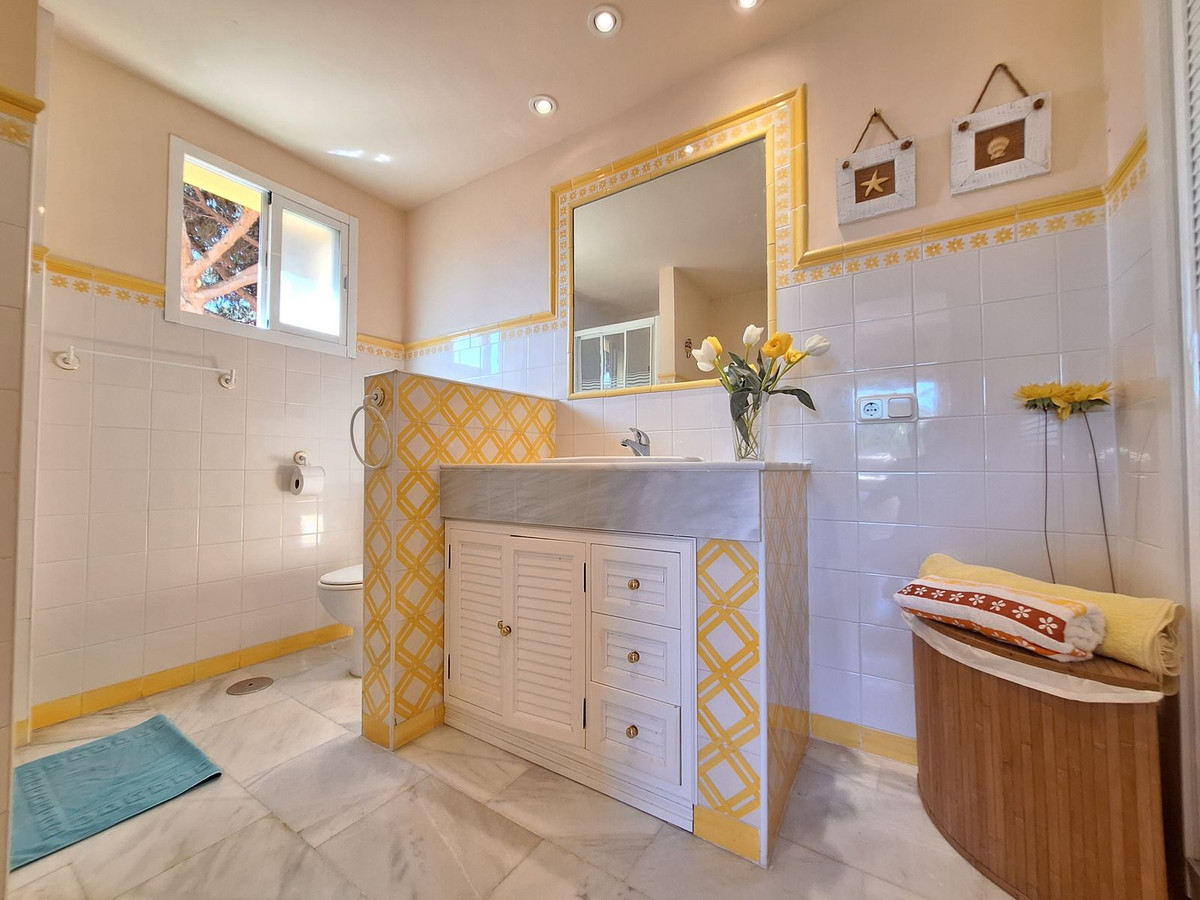 2 Bed Apartment for sale in Elviria Costa Del Sol, Málaga, Spain