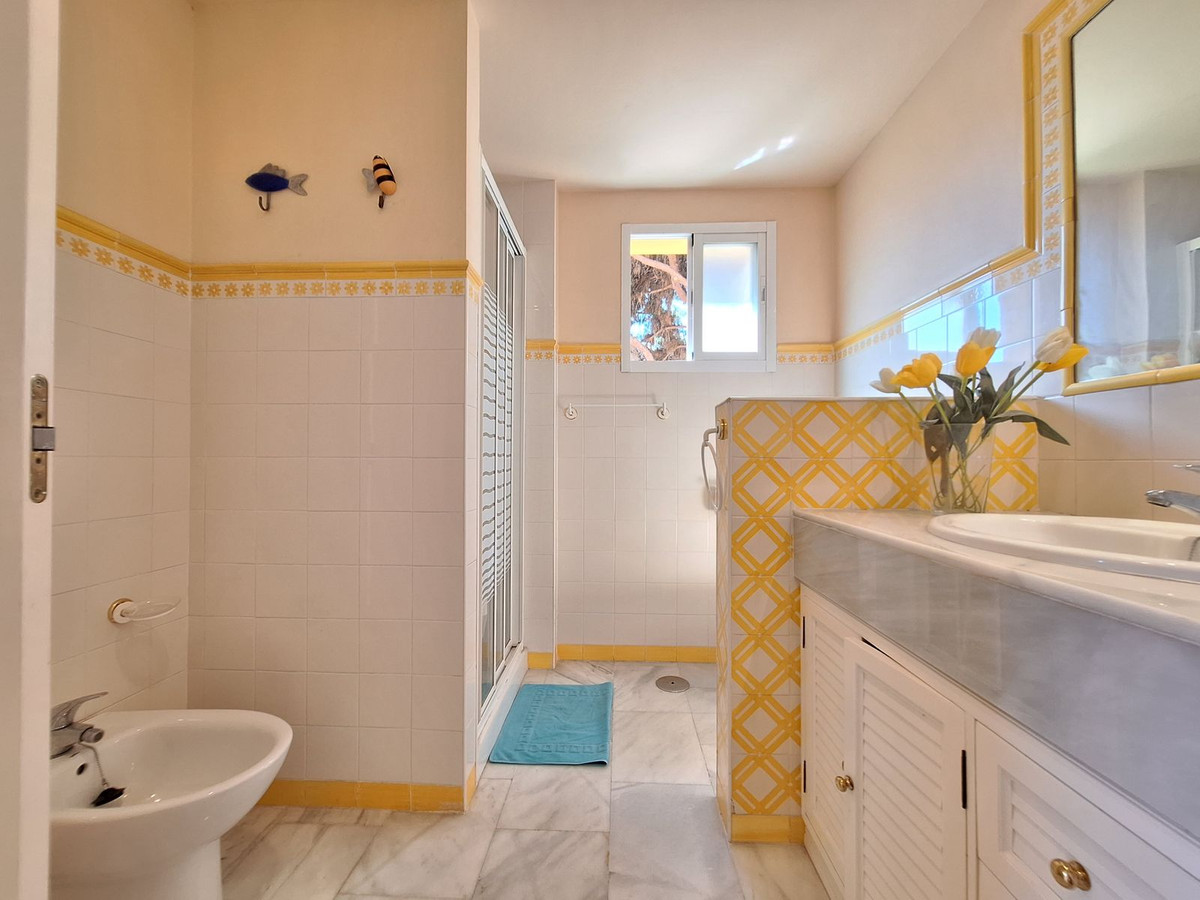2 Bed Apartment for sale in Elviria Costa Del Sol, Málaga, Spain