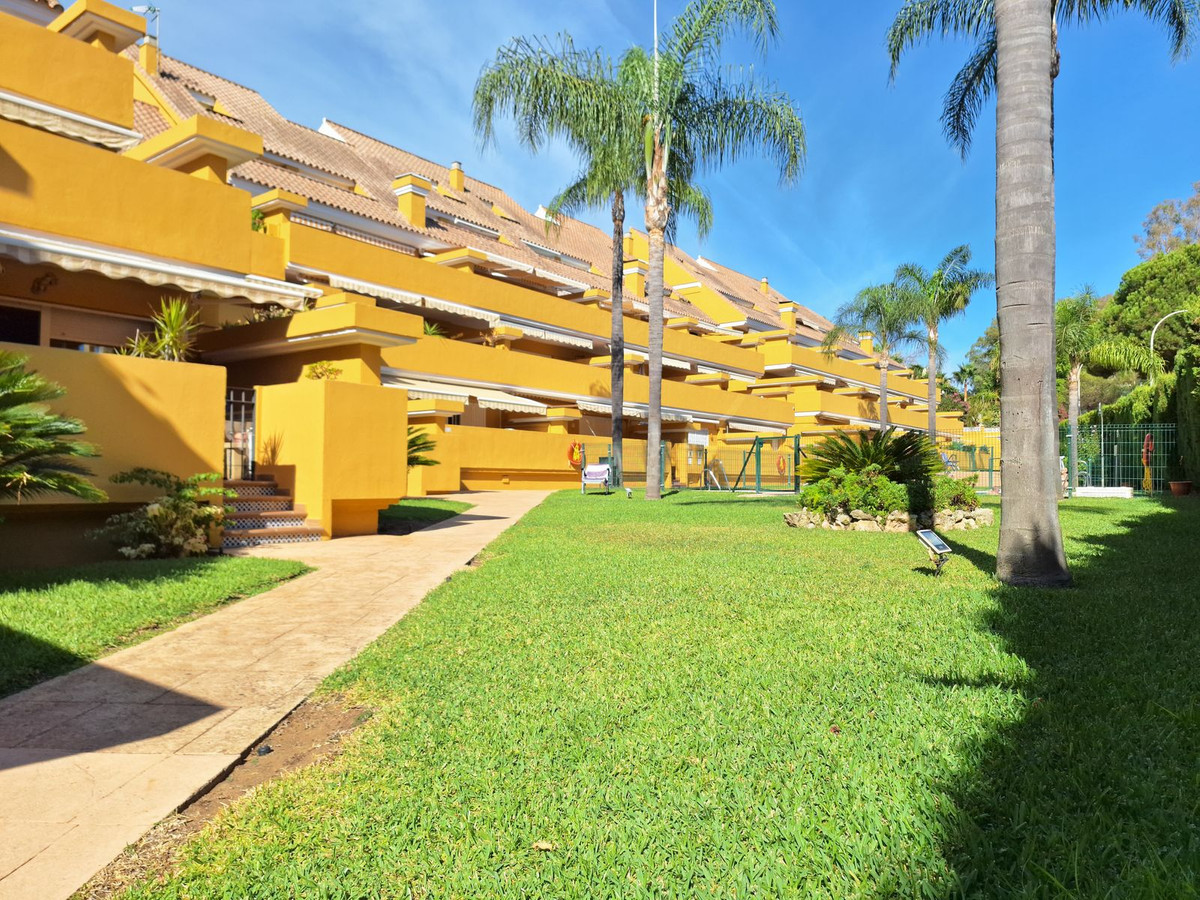 2 Bed Apartment for sale in Elviria Costa Del Sol, Málaga, Spain