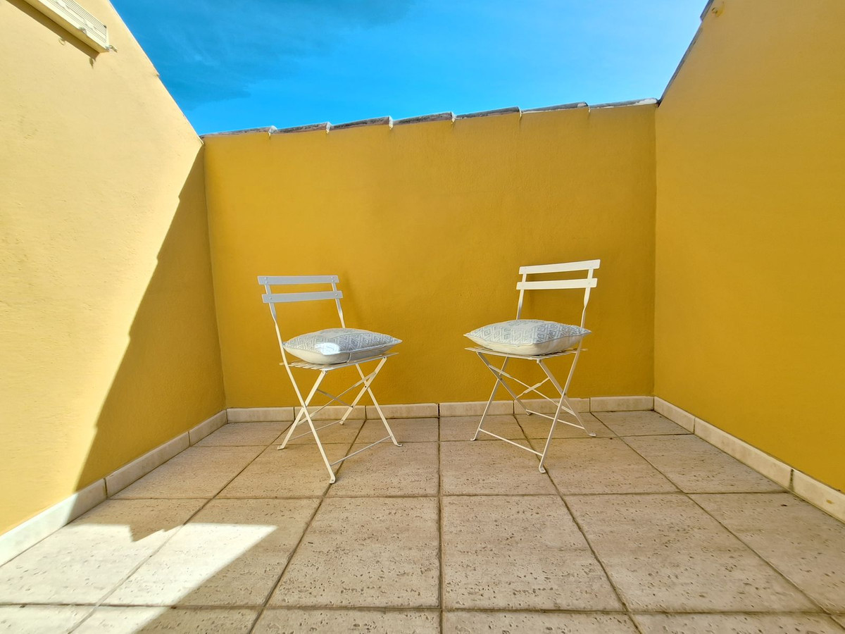 2 Bed Apartment for sale in Elviria Costa Del Sol, Málaga, Spain