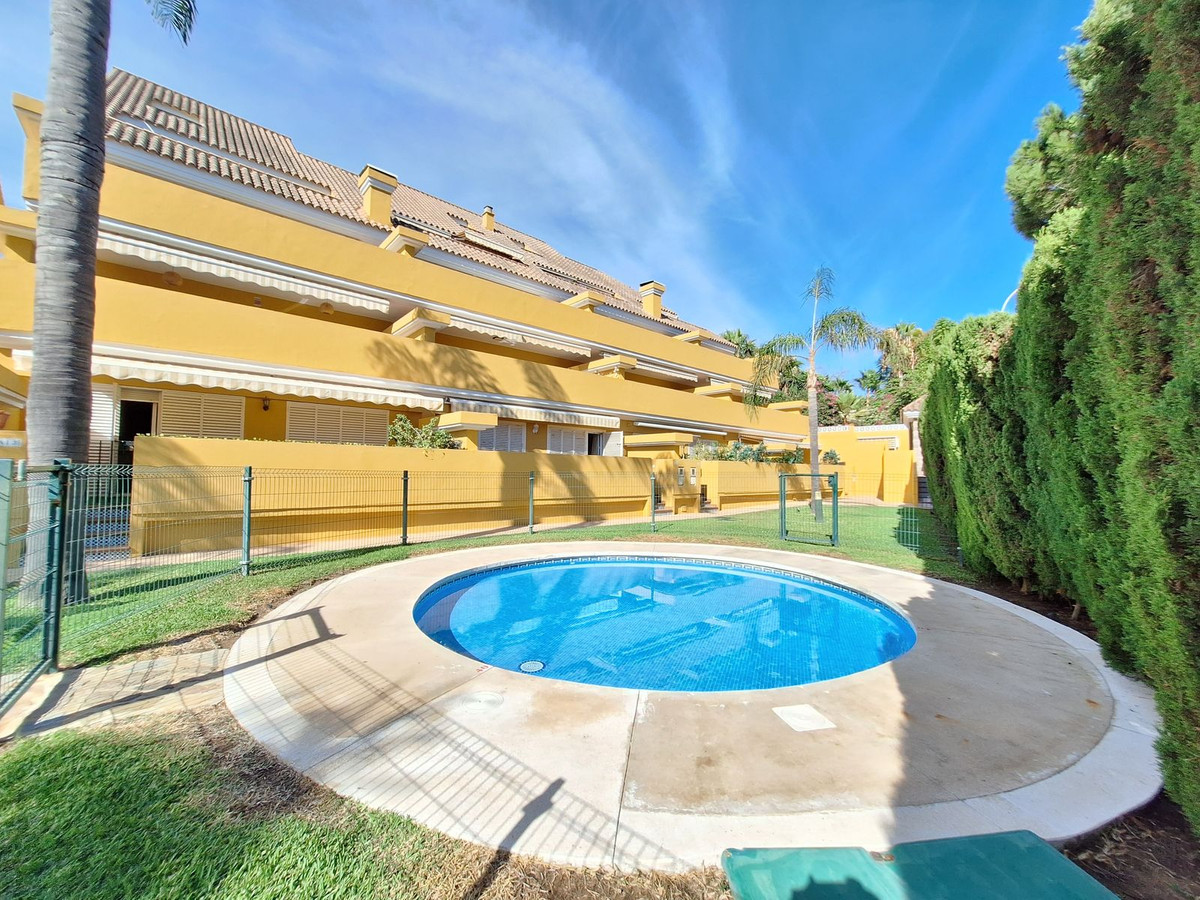 2 Bed Apartment for sale in Elviria Costa Del Sol, Málaga, Spain