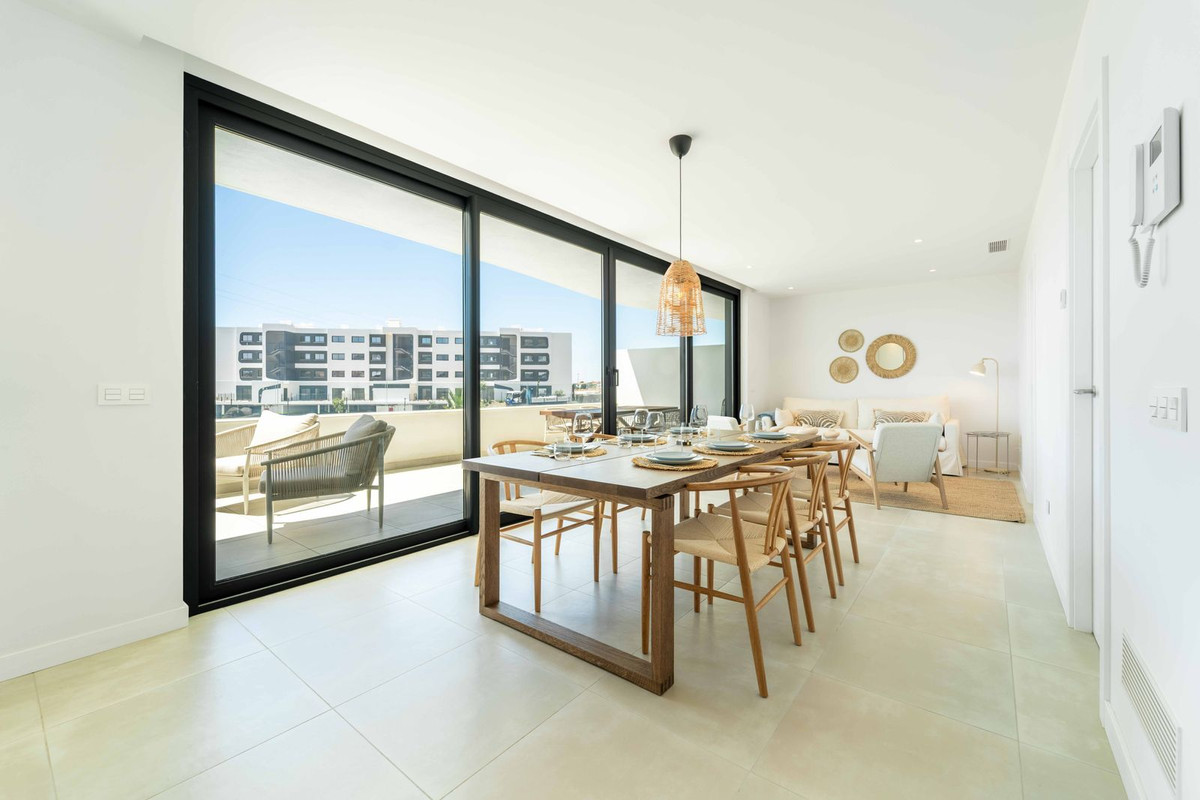 Se vende Apartamento Planta Baja de 2 dormitorios en Costa Del Sol, Málaga, España