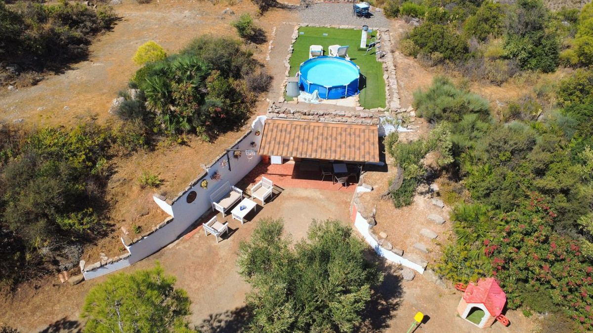 Se vende Finca - Cortijo de 2 dormitorios en Costa Del Sol, Málaga, España