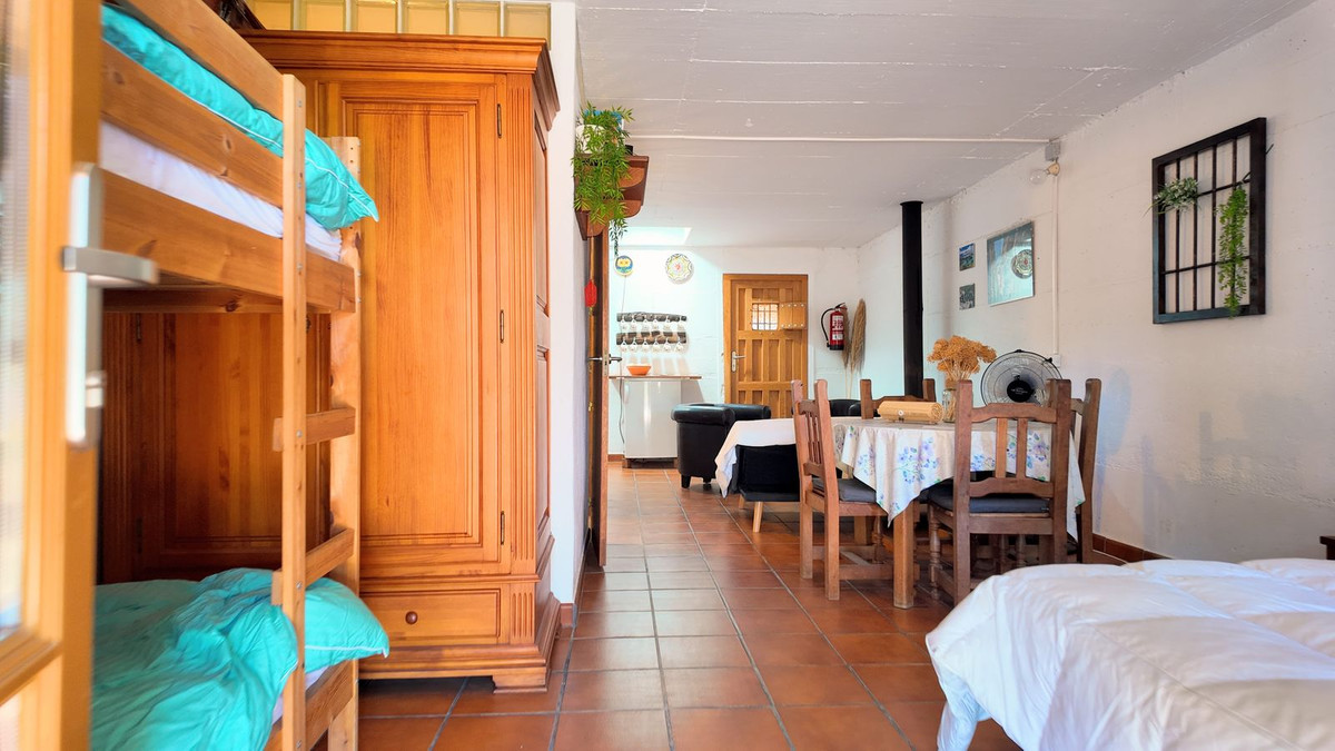 Se vende Finca - Cortijo de 2 dormitorios en Costa Del Sol, Málaga, España