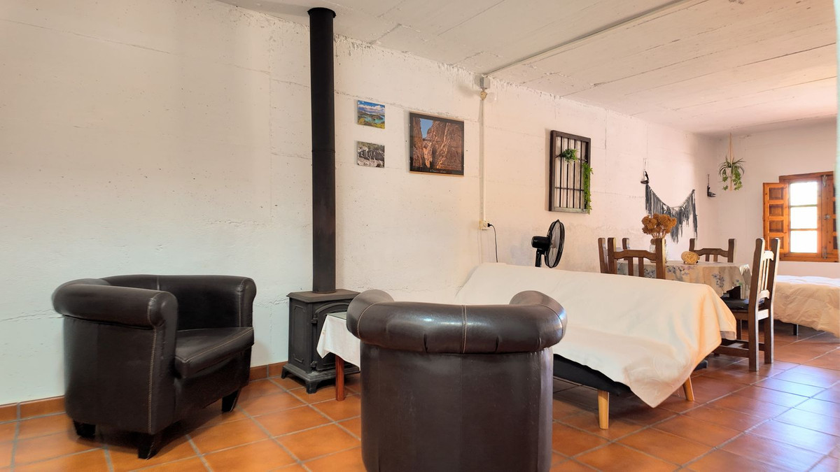 Se vende Finca - Cortijo de 2 dormitorios en Costa Del Sol, Málaga, España