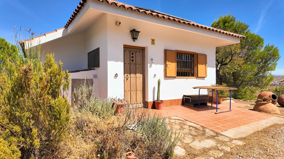 Se vende Finca - Cortijo de 2 dormitorios en Costa Del Sol, Málaga, España