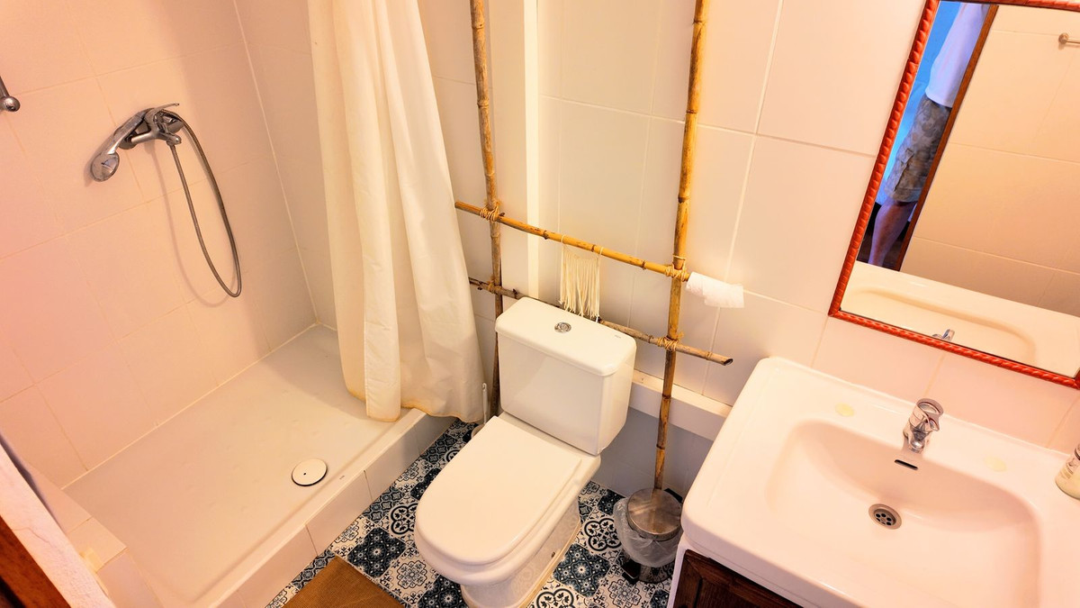 Se vende Finca - Cortijo de 2 dormitorios en Costa Del Sol, Málaga, España