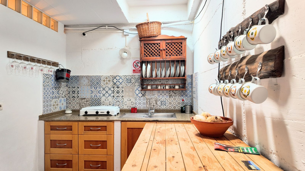 Se vende Finca - Cortijo de 2 dormitorios en Costa Del Sol, Málaga, España