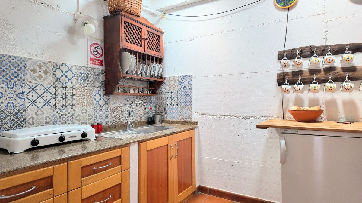 Se vende Finca - Cortijo de 2 dormitorios en Costa Del Sol, Málaga, España