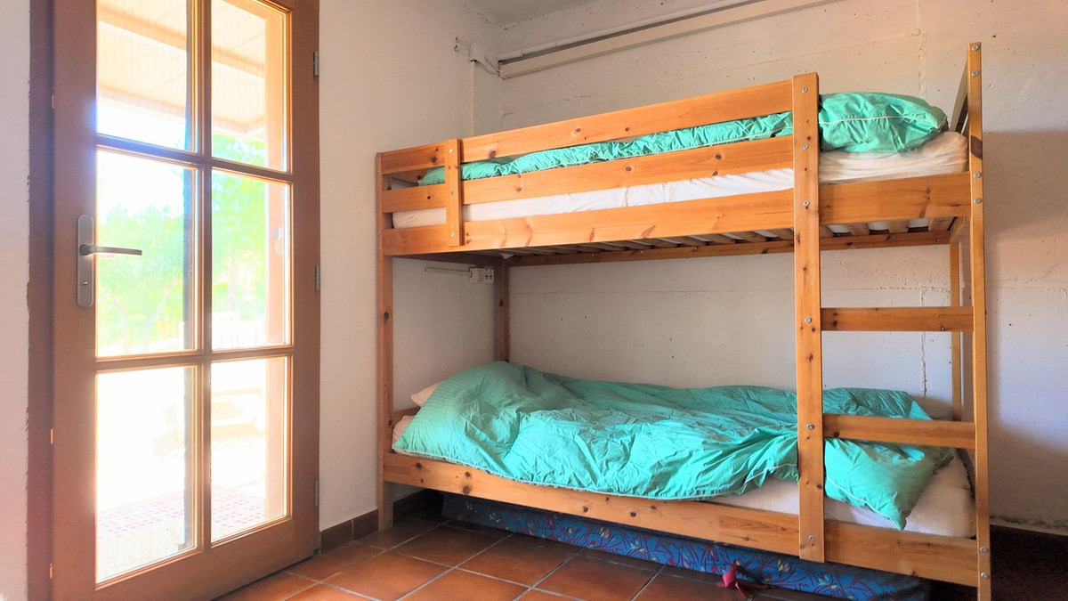 Se vende Finca - Cortijo de 2 dormitorios en Costa Del Sol, Málaga, España