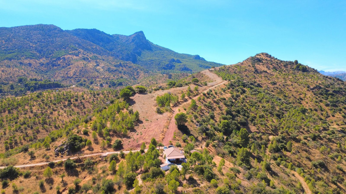 Se vende Finca - Cortijo de 2 dormitorios en Costa Del Sol, Málaga, España