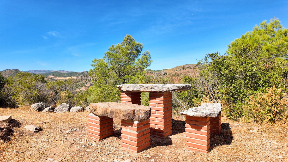 Se vende Finca - Cortijo de 2 dormitorios en Costa Del Sol, Málaga, España