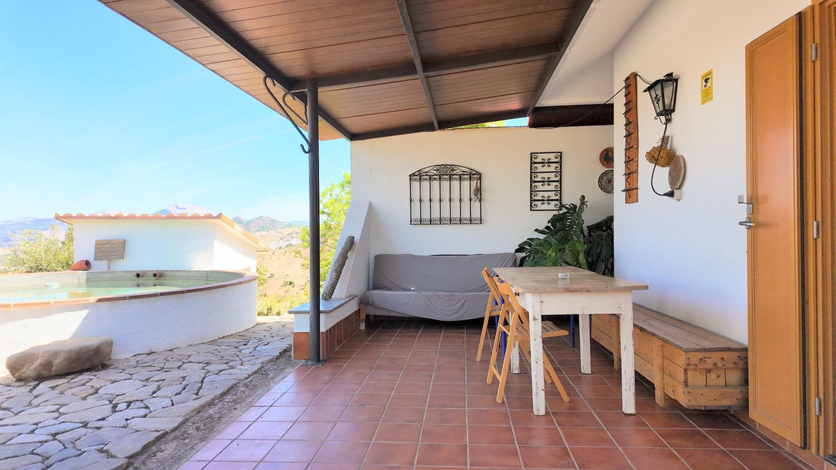 Se vende Finca - Cortijo de 2 dormitorios en Costa Del Sol, Málaga, España