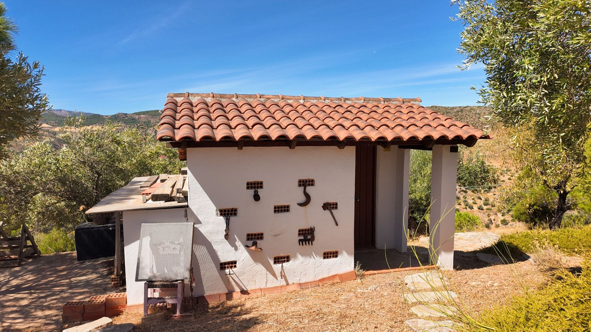 Se vende Finca - Cortijo de 2 dormitorios en Costa Del Sol, Málaga, España