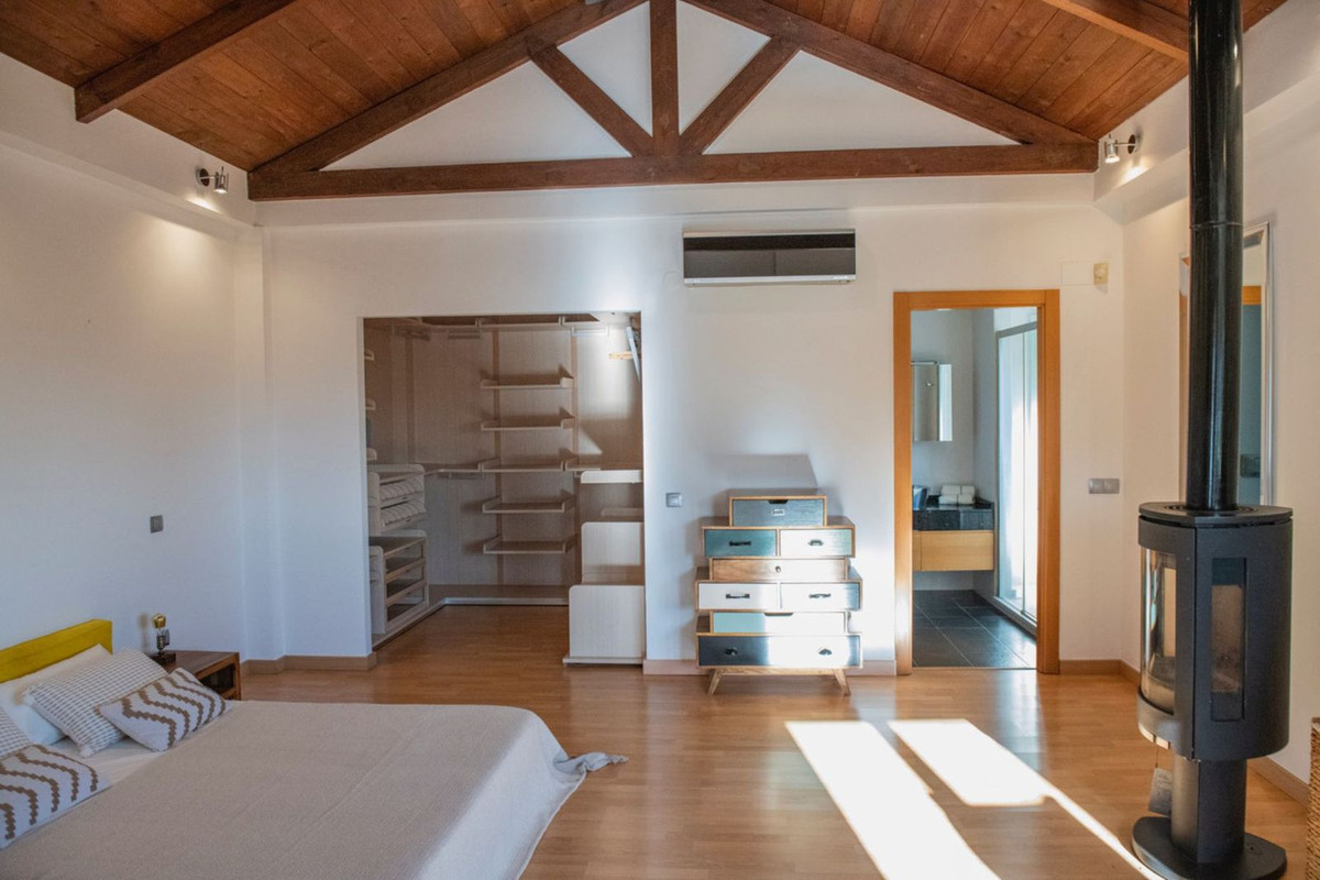 Se vende Villa - Chalet de 4 dormitorios en Costa Del Sol, Málaga, España