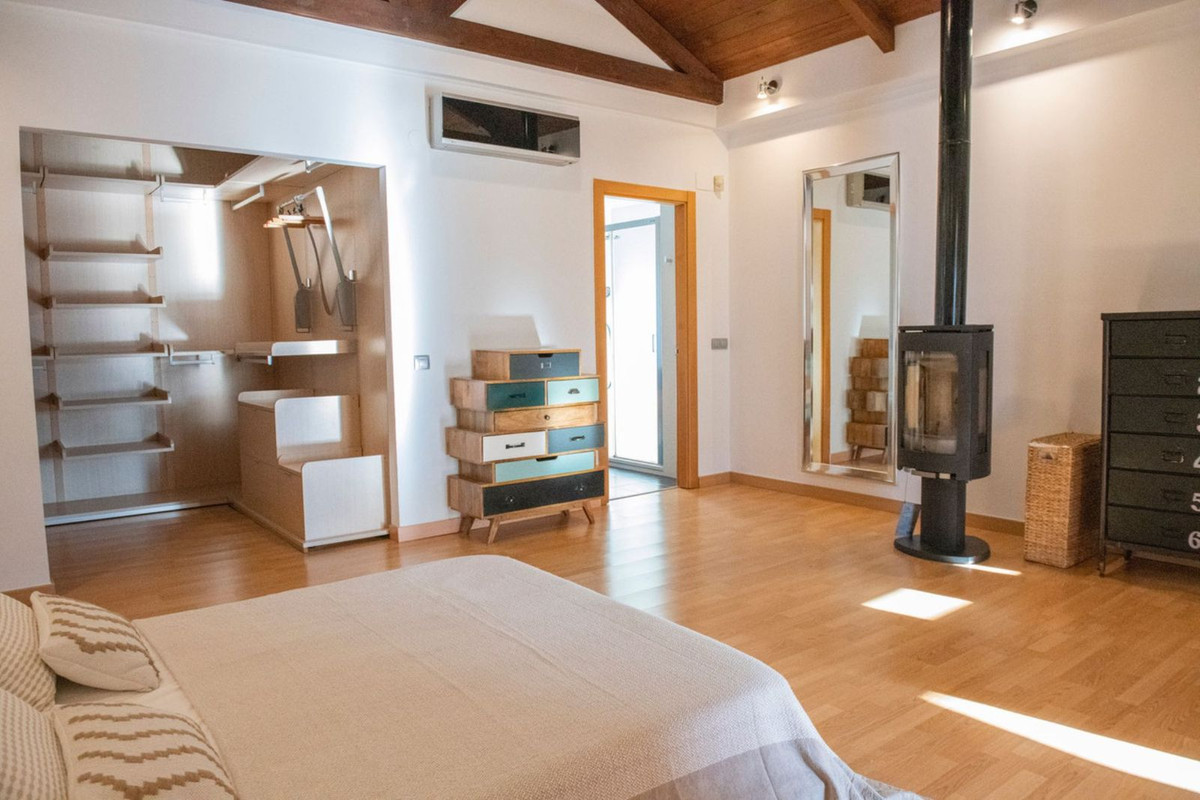 Se vende Villa - Chalet de 4 dormitorios en Costa Del Sol, Málaga, España