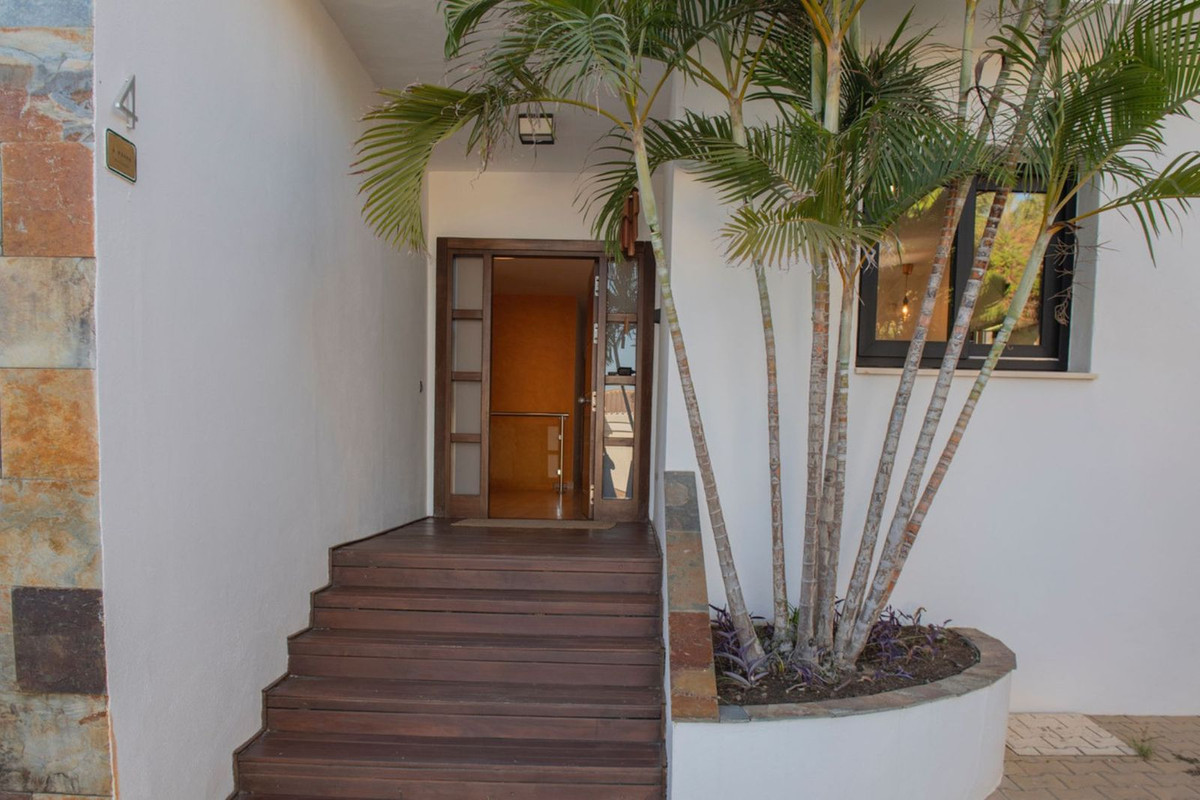 Se vende Villa - Chalet de 4 dormitorios en Costa Del Sol, Málaga, España