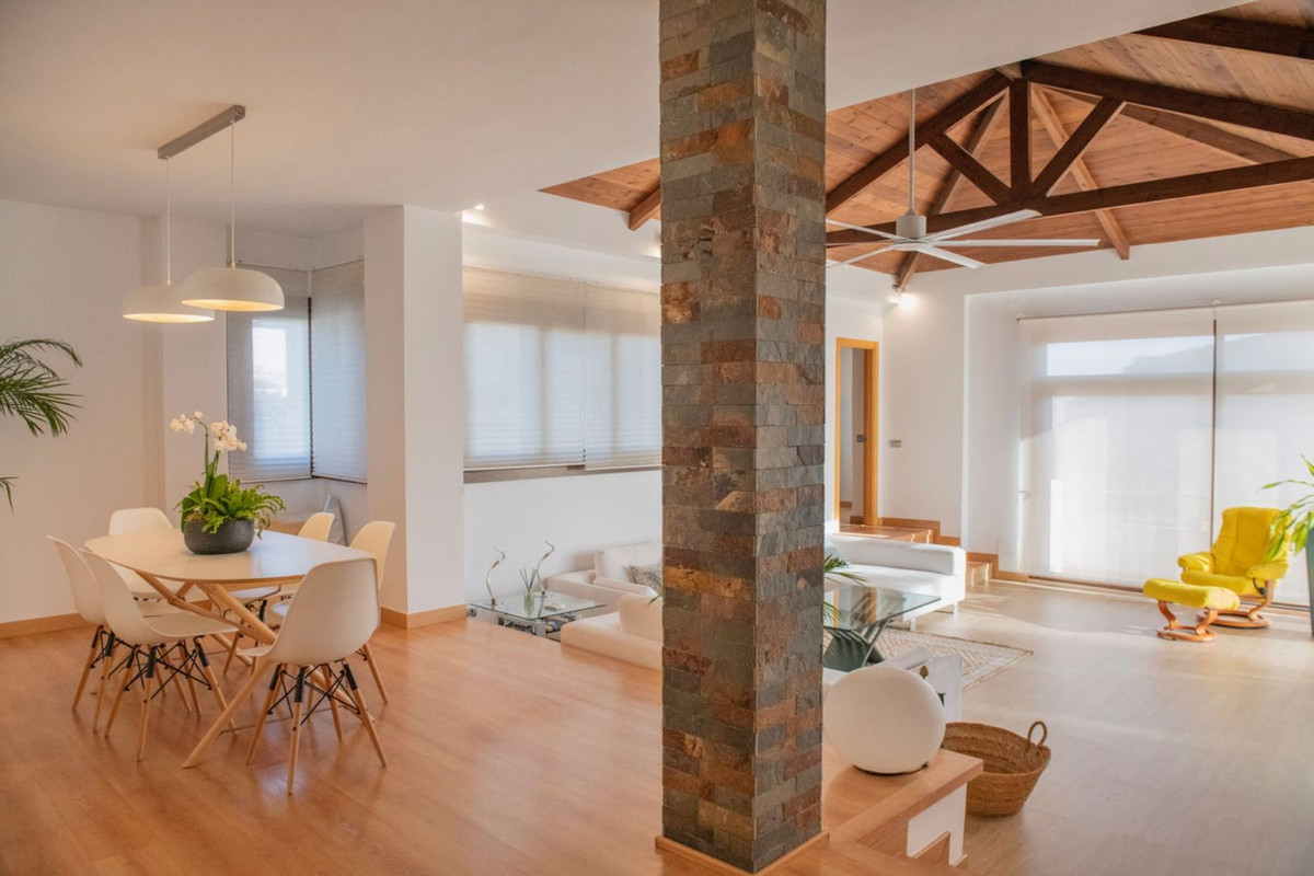 Se vende Villa - Chalet de 4 dormitorios en Costa Del Sol, Málaga, España