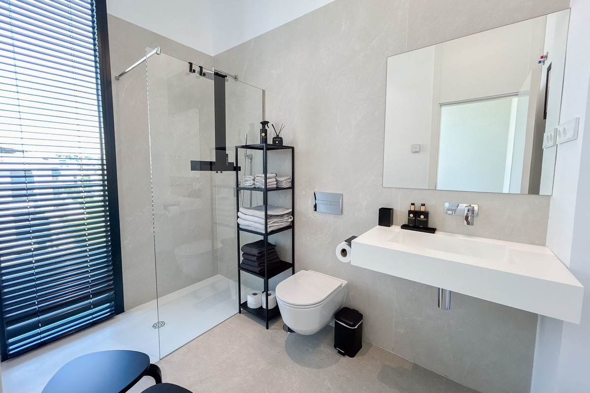 3 Bed Apartment for sale in Torremolinos Costa Del Sol, Málaga, Spain