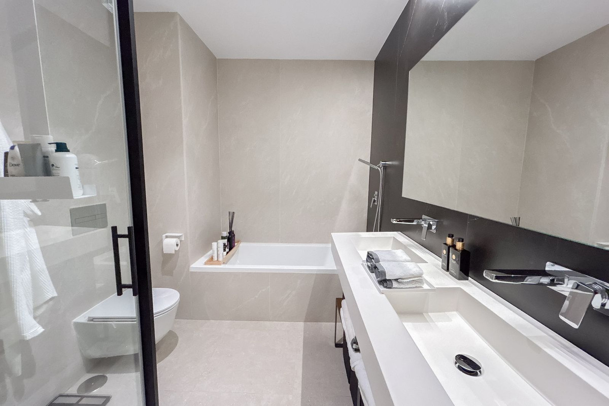 3 Bed Apartment for sale in Torremolinos Costa Del Sol, Málaga, Spain