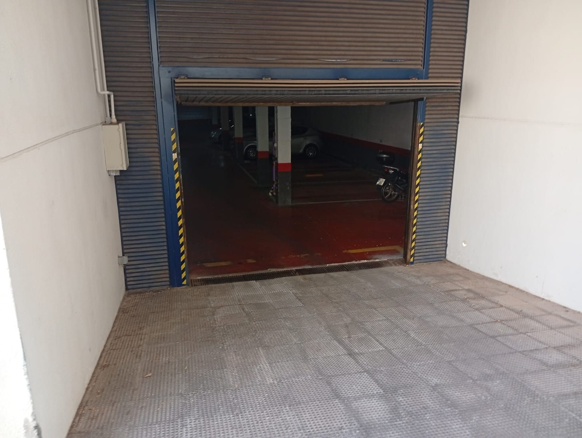 Se vende Aparcamiento  en Costa Del Sol, Málaga, España