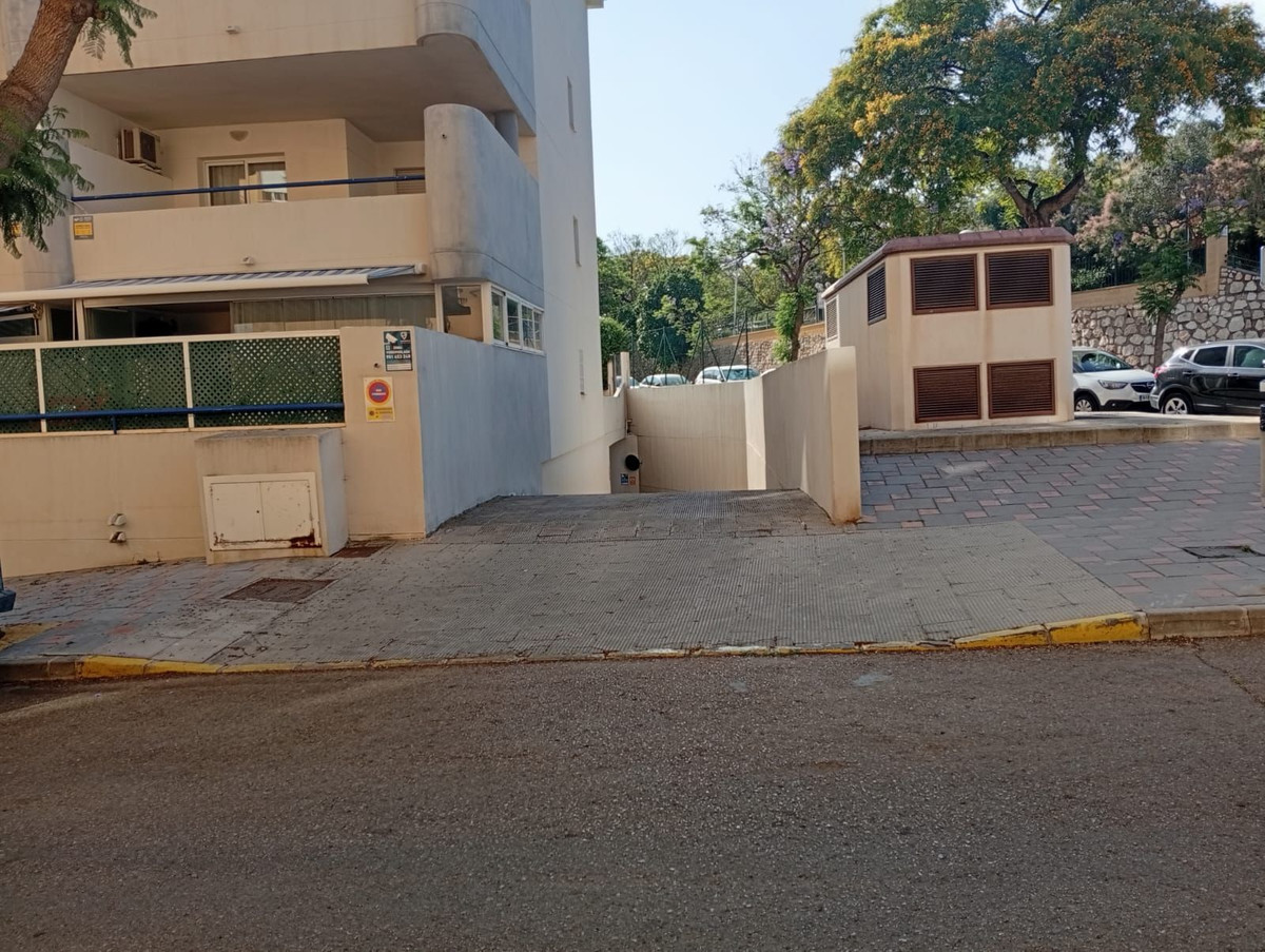 Se vende Aparcamiento  en Costa Del Sol, Málaga, España