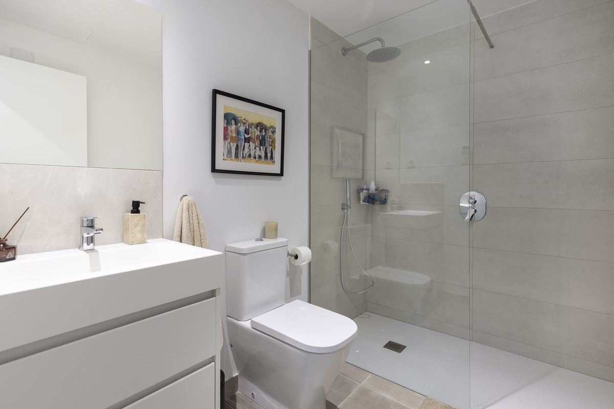 Se vende Apartamento Planta Baja de 2 dormitorios en Costa Del Sol, Málaga, España